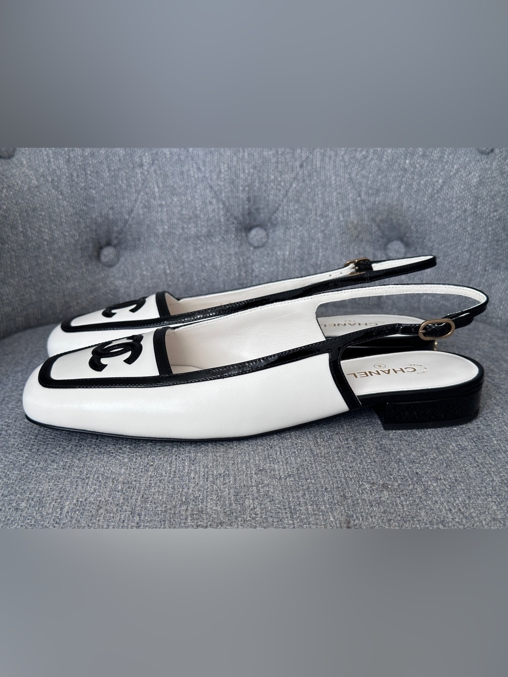 2026B CHANEL WHITE AND BLACK LEATHER SLINGBACKS SHOES with GOLD CC LOGO 38.5 - Picture 9 of 16
